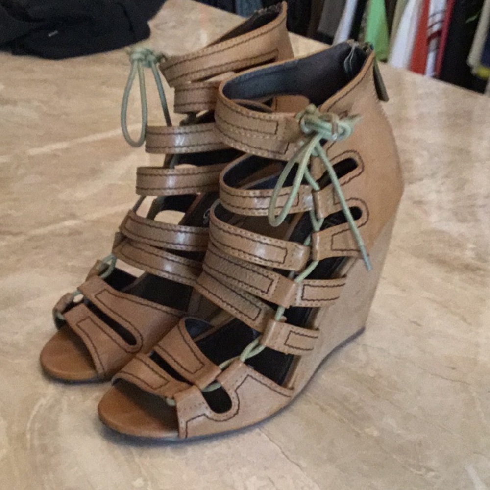 Size 7 wedge gladiator style